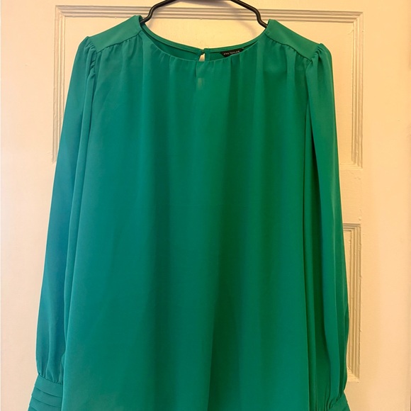 Ann Taylor Elegant Green Women's Top - Picture 1 of 4